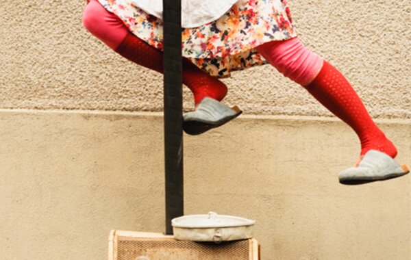 08-JUL-birds-picking-flour
