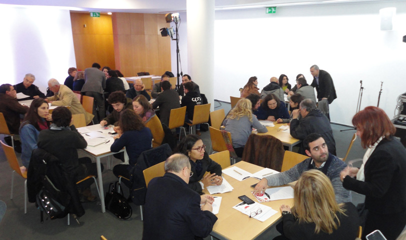 Aspeto-da-sala-e-Ministra-a-acompanhar-os-trabalhos