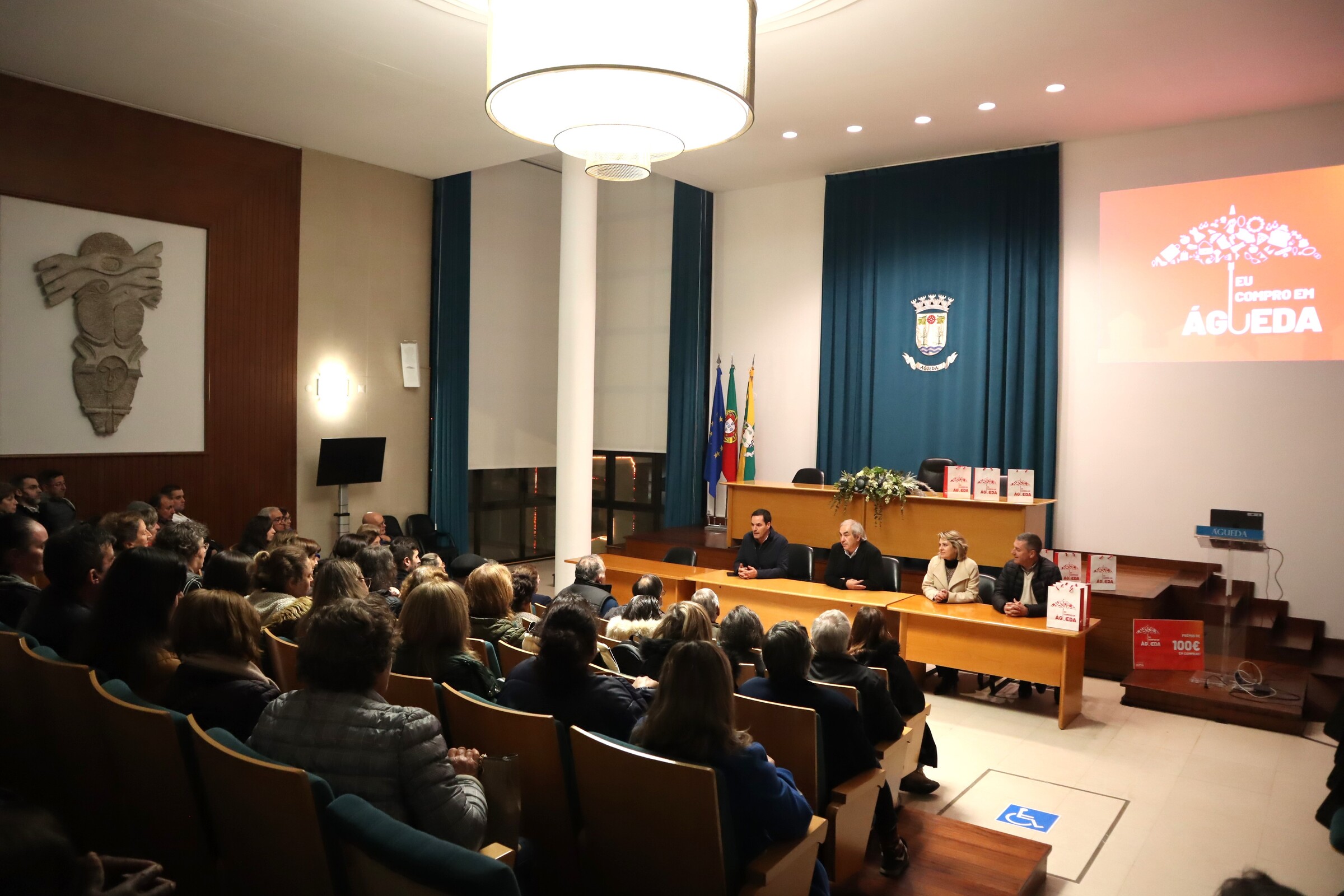 Fotografia de sala - Compre em &Aacute;gueda